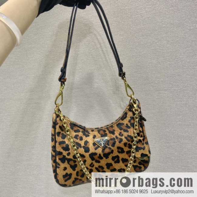 PRADA 🎉 Leopard Hobo 🎉 1 BC 194 New🎉🎉
