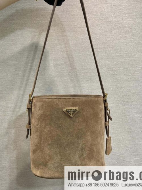 PRADA 🎉 new bucket bag 🎉 1BE078 fleece large🎉🎉