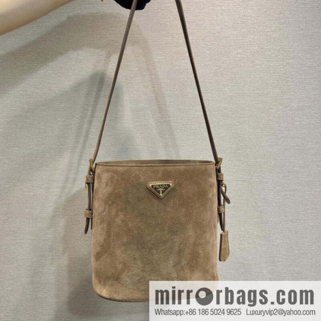 PRADA 🎉 new bucket bag 🎉 1BE078 fleece large🎉🎉