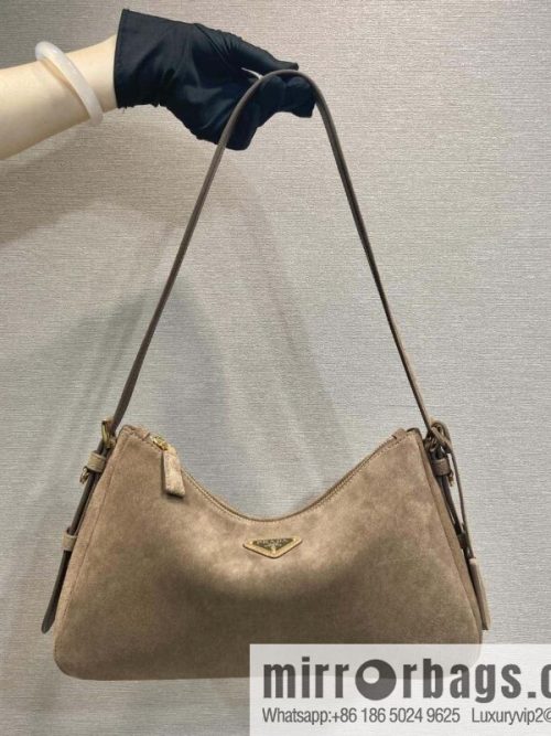 PRADA 🎉 new Aimee armpit bag 🎉 1BC229 small fleece leather🎉🎉