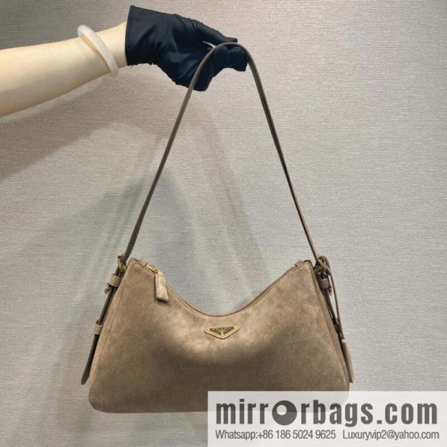 PRADA 🎉 new Aimee armpit bag 🎉 1BC229 small fleece leather🎉🎉