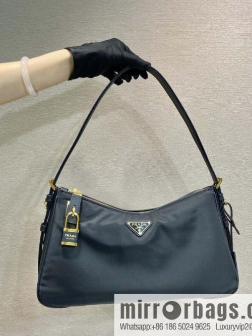 PRADA 🎉 new 🎉 1BC232 nylon lock bag🎉