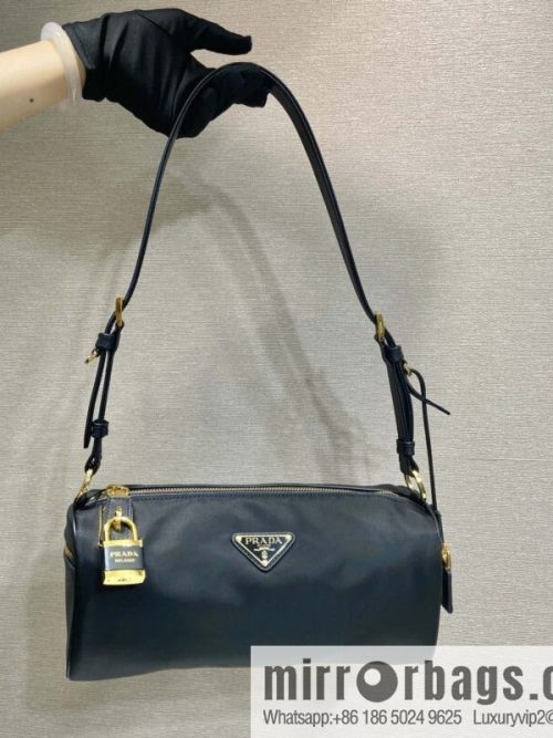 PRADA 🎉 new 🎉 1BC233 nylon lock bag🎉