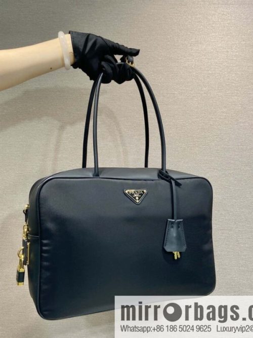 PRADA 🎉 lock bag 🎉 1BB131 L🎉🎉