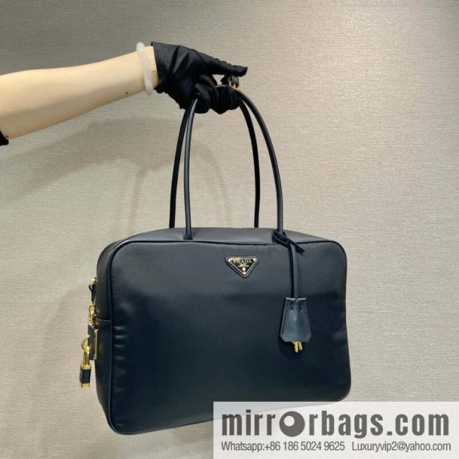 PRADA 🎉 lock bag 🎉 1BB131 L🎉🎉