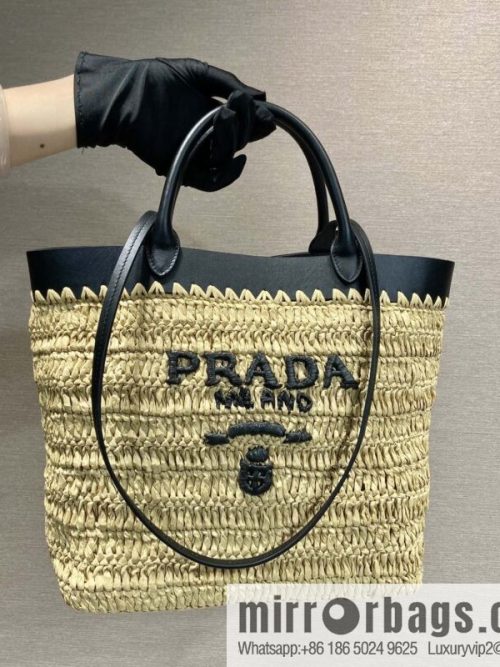 PRADA 🎉 new tote woven bag 🎉 1BG500M🎉🎉