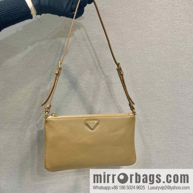 PRADA 🎉 new armpit bag 🎉 1NE545A calfskin/1BC238 🎉🎉 brown