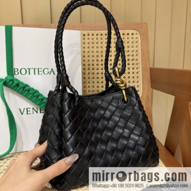 BV 𝙋𝙖𝙧𝙖𝙘𝙝𝙪𝙩𝙚 Small, Black 796569