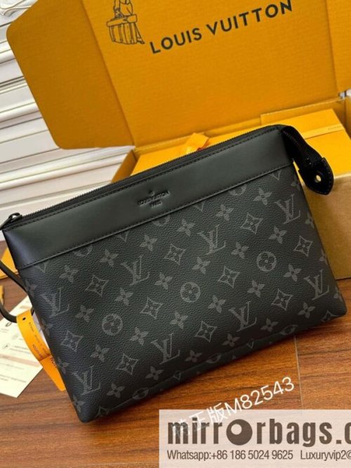 LV M82543 POCHETTE VOYAGE SOUPLE clutch