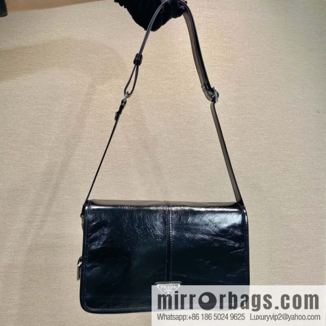 PRADA 🎉 new oil wax bag 🎉 2VD073 messenger bag🎉🎉
