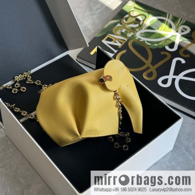 LOEWE\'s latest jade series small elephant bag 0193 yellow
