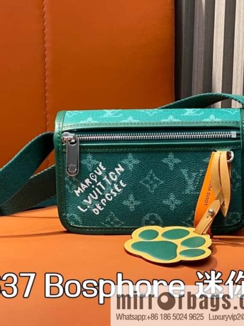 [Original order boutique] M12637 green silk screen, men\'s bag messenger bag series Bosphore mini handbag