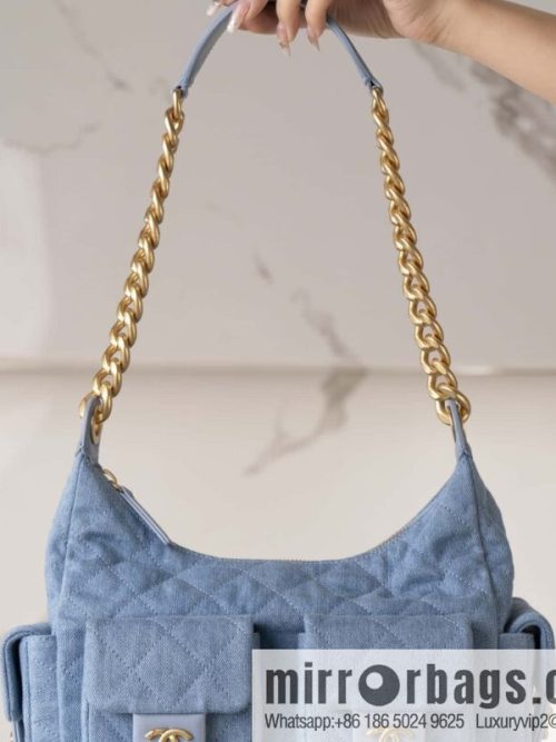 𝐂𝐡𝐚𝐧𝐞𝐥 𝟐𝟓𝐜 Early Spring Multi Pocket Denim Small AS5339