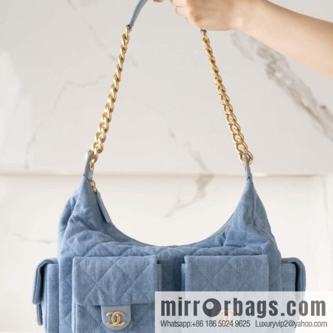 𝐂𝐡𝐚𝐧𝐞𝐥 𝟐𝟓𝐜 early spring multi pocket light denim large AS5302