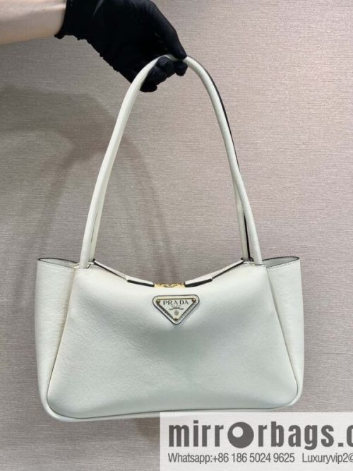 PRADA 🎉 new 🎉 1BA444 shoulder/new color🎉🎉