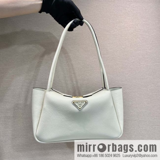 PRADA 🎉 new 🎉 1BA444 shoulder/new color🎉🎉