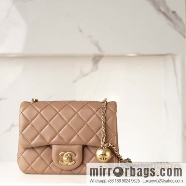 wsxc1734971936363_0-800x800g0wqjfyxoac126888_20250702195741.jpg 𝐂𝐡𝐚𝐧𝐞𝐥 𝟐𝟒𝐤 𝐜𝐟 Golden Ball Square Fatty, Milk Tea Color ☕️ AS1786