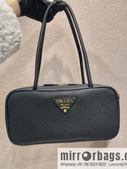 PRADA 🎉 new handbag 🎉 1BB126🎉