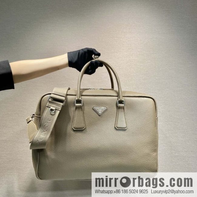 PRADA 🎉 new briefcase 🎉 2VE339 extra large🎉🎉