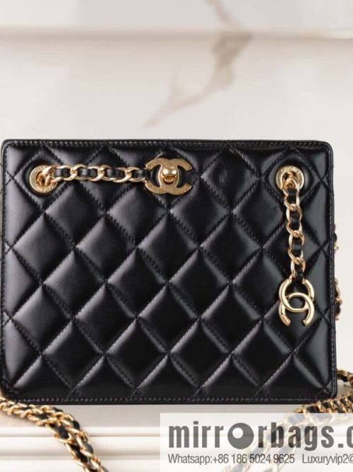 𝐂𝐡𝐚𝐧𝐞𝐥 𝟐𝟒𝐤 square, dinner chain bag, black 🖤 AS5204