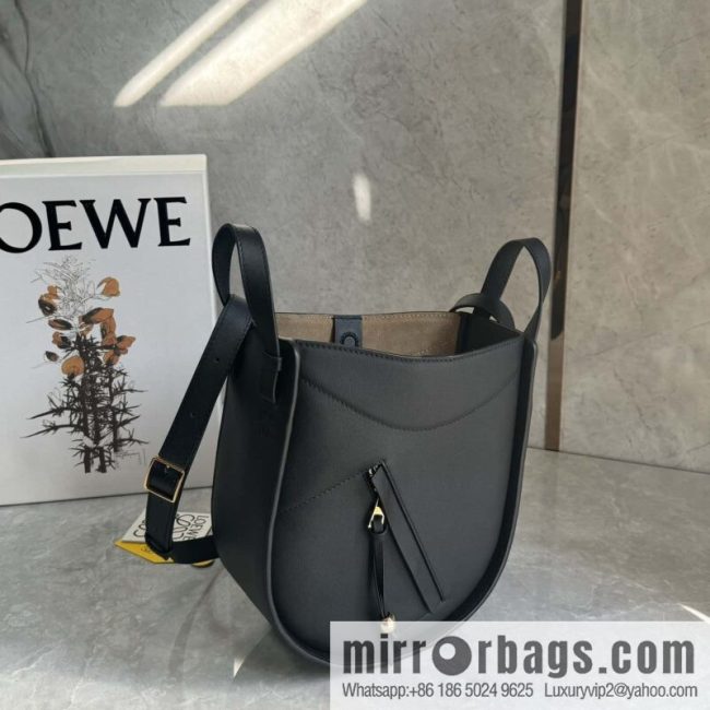 LOEWE new hammock arrival 🎉 0683 black