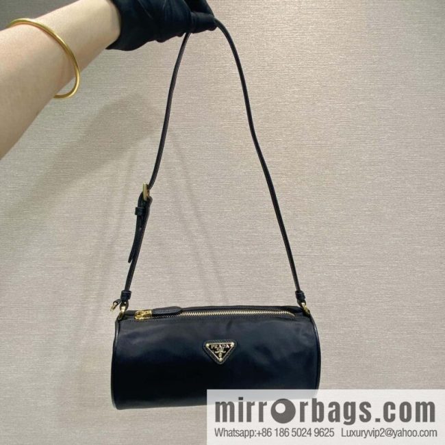PRADA 🎉 new armpit bag 🎉 1NE058🎉🎉