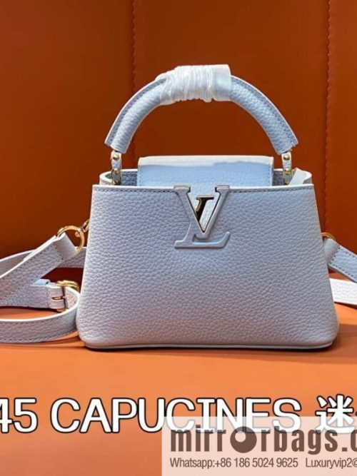 [Original order boutique] M24545 light blue, full leather cap that English series CAPUCINES mini handbag