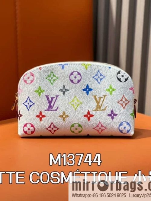 [Original order boutique] M13744 white color cosmetic bag series POCHETTE COSMÉTIQUE small cosmetic bag