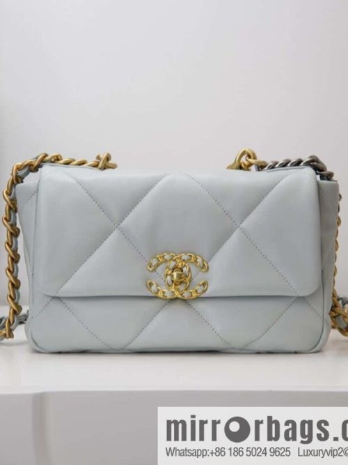 CHANEL 𝟏𝟗𝐛𝐚𝐠 light blue, small 🐳 AS1160