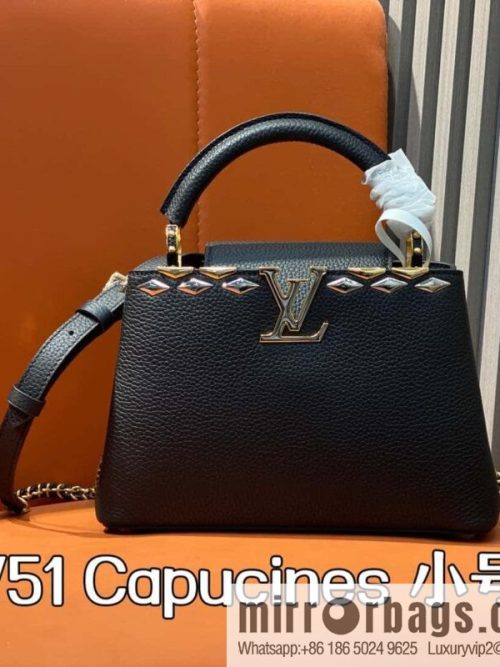 [Original order boutique] M12751 black full leather rhombus, full leather cap that English series, this Capucines small handbag