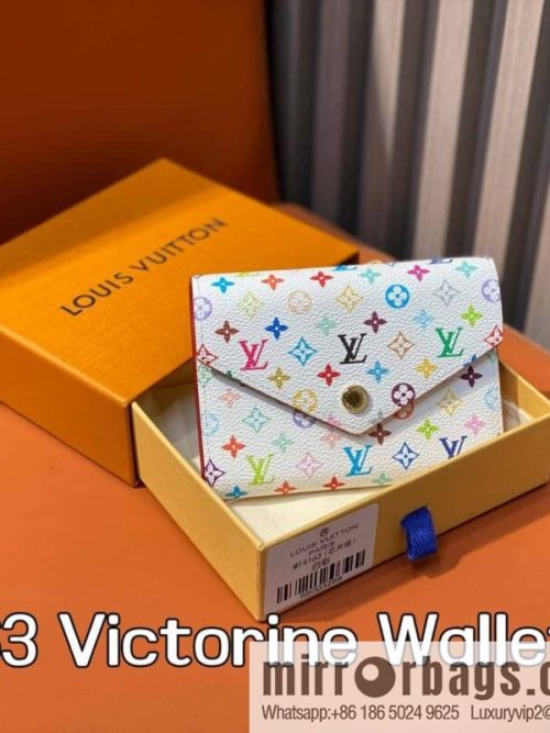 [Original order boutique] M14163 white color, three-fold wallet series Victorine Wallet wallet