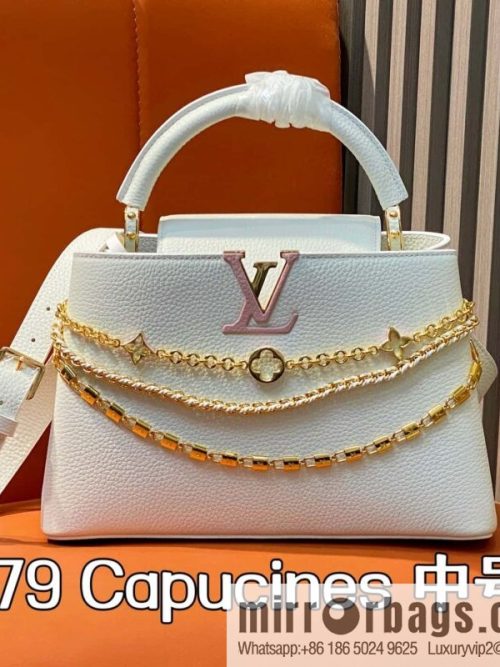 [Original order boutique] M12279 white, full leather cap that English Capucines medium handbag