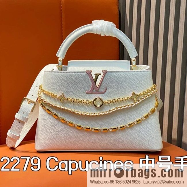 [Original order boutique] M12279 white, full leather cap that English Capucines medium handbag