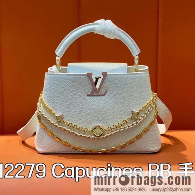 [Original order boutique] M12279 white, full leather cap that English Capucines BB handbag