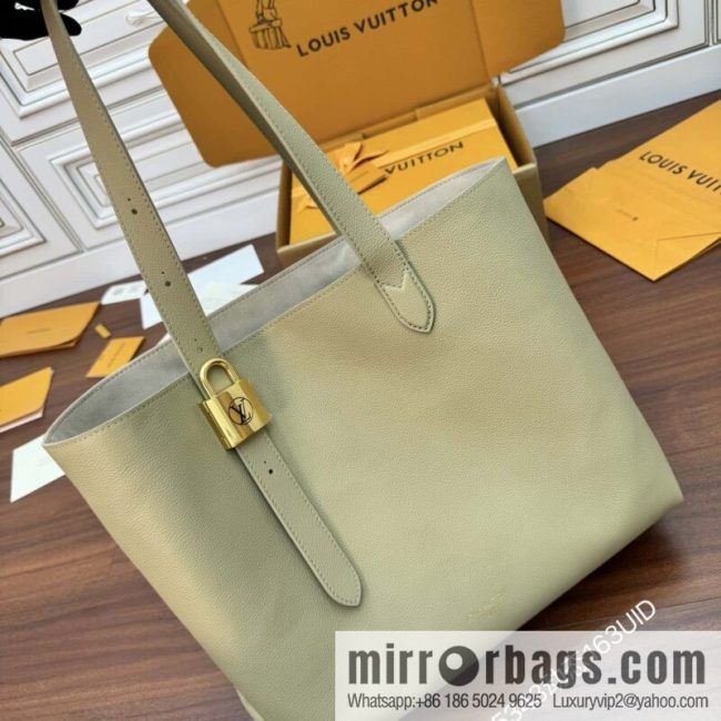 LV M25343 Low Key Cabas MM