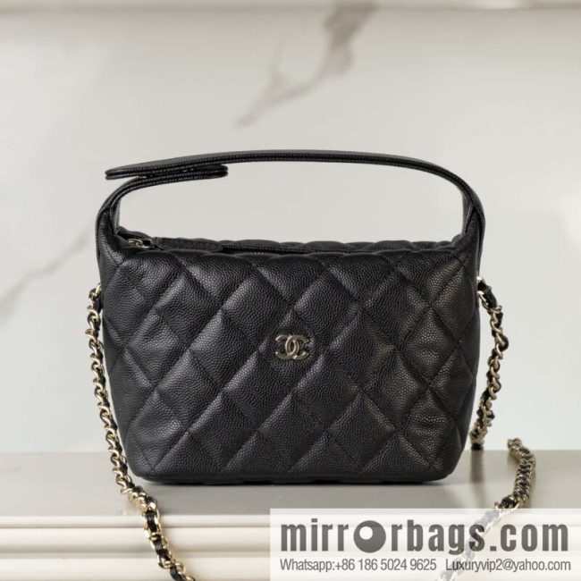 𝐂𝐡𝐚𝐧𝐞𝐥 𝟐𝟓𝐜 early spring new, lunch box bag, black gold 🖤 AP4386