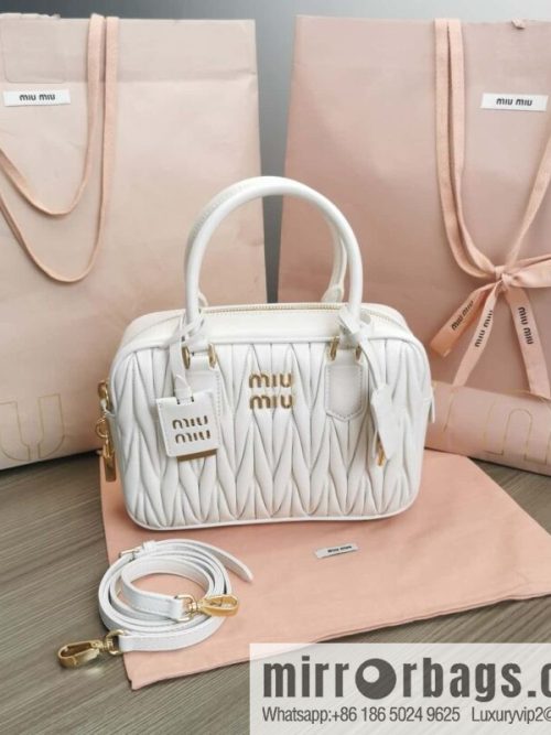 5BB124: MiuMiu\'s new too pretty bowling handbag, white Arcadie Matelassé soft sheepskin handbag
