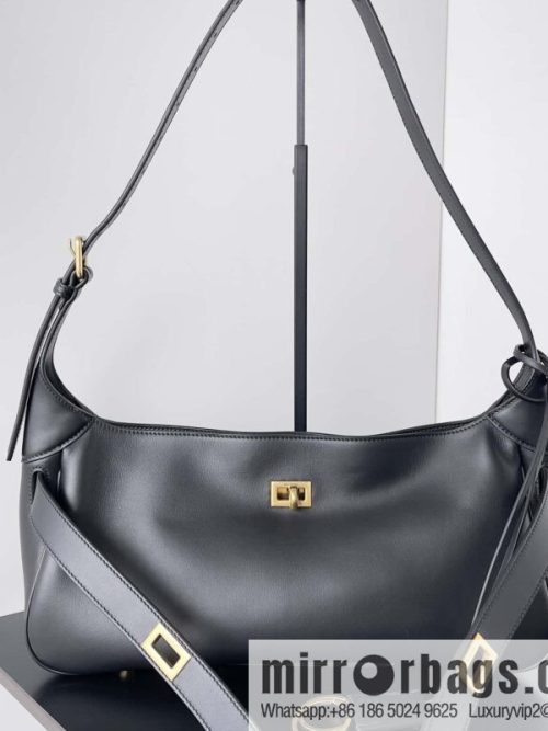 𝐁𝐚𝐥𝐞𝐧𝐜𝐢𝐚𝐠𝐑𝐨𝐝𝐞𝐨 Bel Air Black Smooth Cow Leather Medium Shoulder Backpack