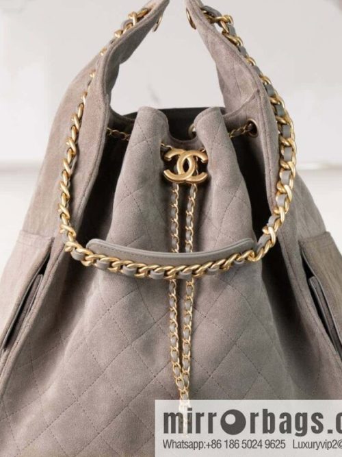 𝐂𝐡𝐚𝐧𝐞𝐥 𝟐𝟓𝐜 Grey Suede Drawstring Bucket Bag, Large 🌟 AS5311