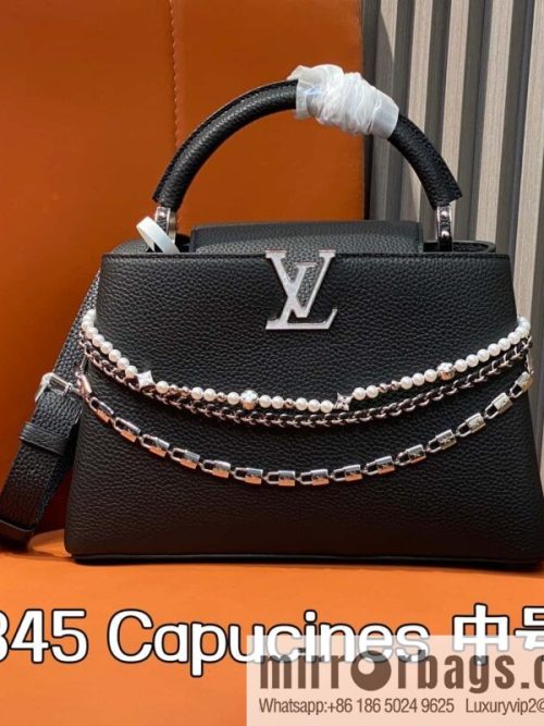 [Original order boutique] M12345 black, full leather cap, English style, this Capucines medium handbag.