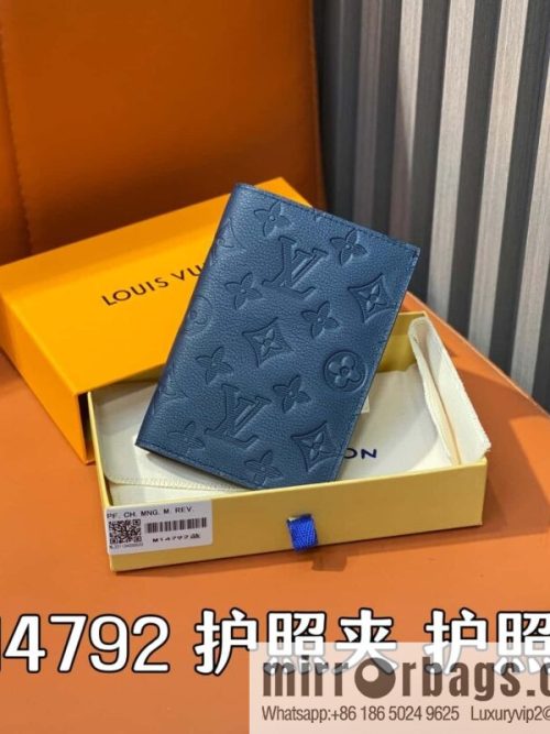 [Original single boutique] M14792 dark blue, full leather embossed passport holder, passport holder, passport cover