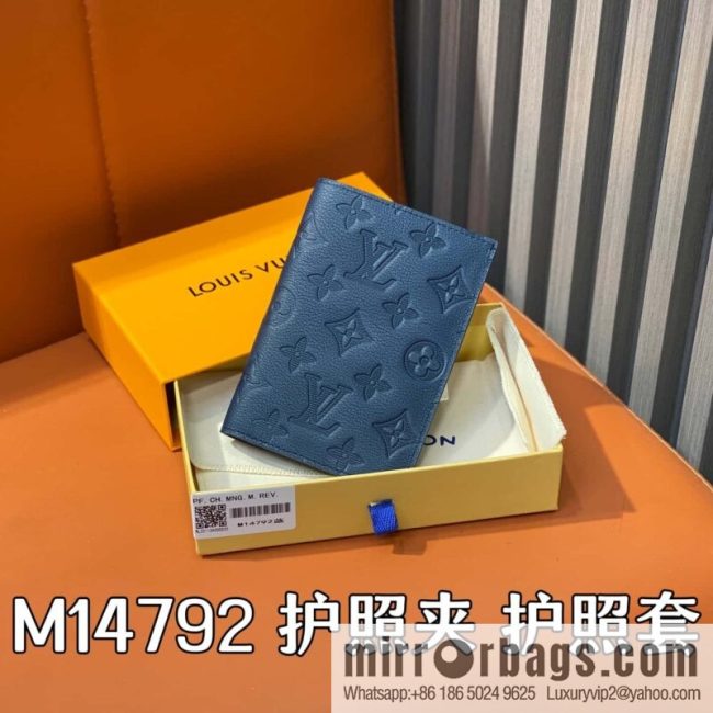 [Original single boutique] M14792 dark blue, full leather embossed passport holder, passport holder, passport cover