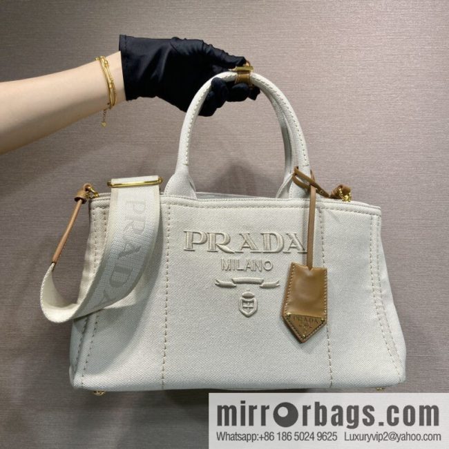 PRADA 🎉 new handbag 🎉 1BG554 medium 🎉🎉 beige