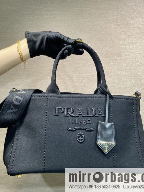 PRADA 🎉 new handbag 🎉 1BG554 medium 🎉🎉 black
