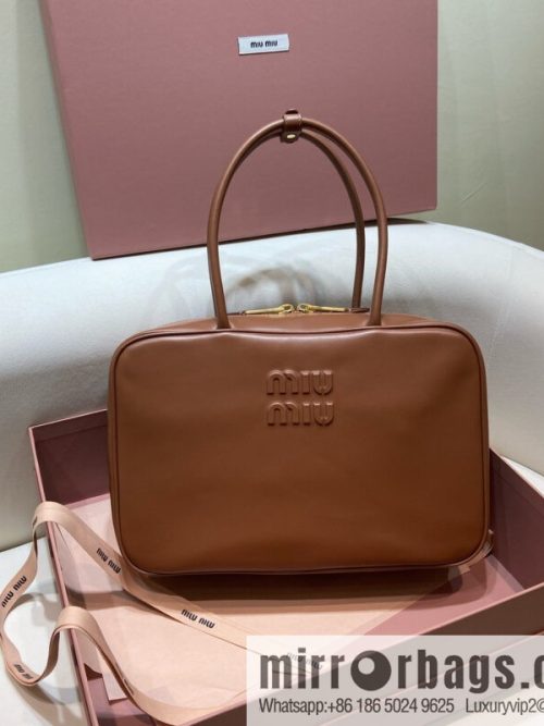 𝐌𝐈𝐔𝐌𝐈𝐔 new upgraded long handle briefcase ✨ 5BB117 brown