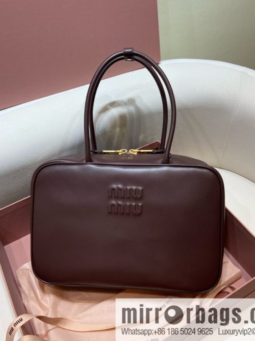 𝐌𝐈𝐔𝐌𝐈𝐔 new upgraded long handle briefcase ✨ 5BB117 chocolate