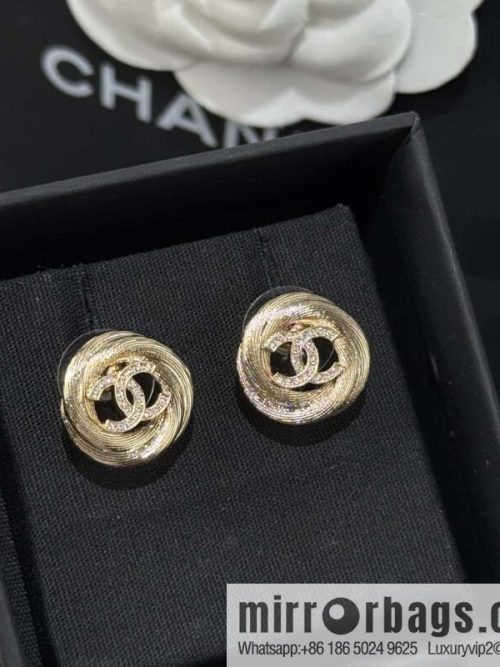 ❗️New ❗️☀️ New ☑️ Chanel gold full diamond double c stud earrings ☀️