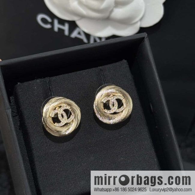 ❗️New ❗️☀️ New ☑️ Chanel gold full diamond double c stud earrings ☀️