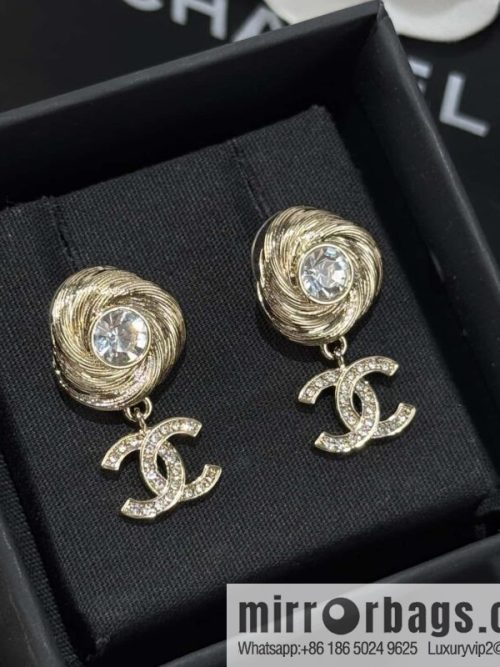 ❗️New ❗️ ☀️ new ☑️ Chanel C2 gold full diamond double c stud earrings ☀️