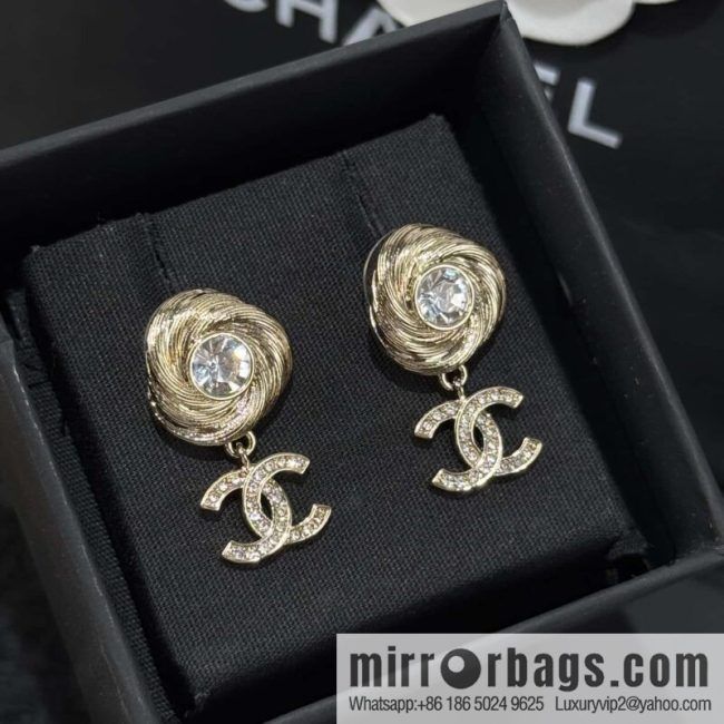 ❗️New ❗️ ☀️ new ☑️ Chanel C2 gold full diamond double c stud earrings ☀️